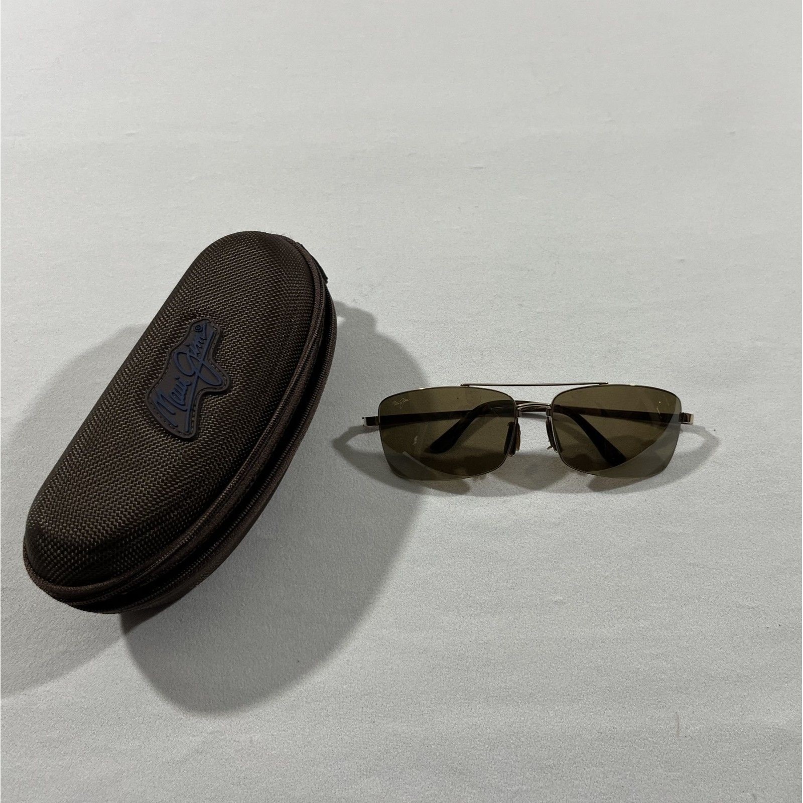 Maui Jim Sunglasses Black Rock Gold Tone Rectangle 218-16 63 15-130 Japan Case